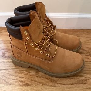 Womens Timberland 6in waterproof boots size 8.5
